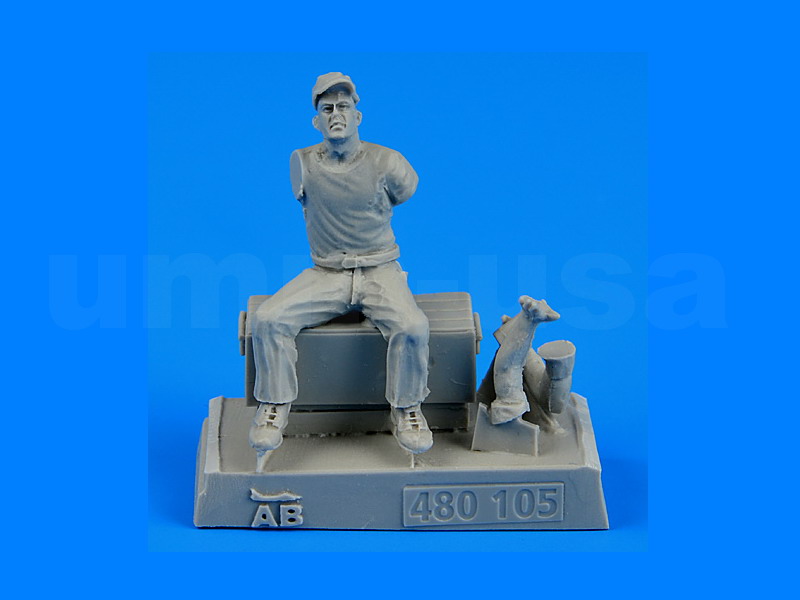 AB480105 U.S. Army Aircraft Mechanic WWII Pacific War 1/48